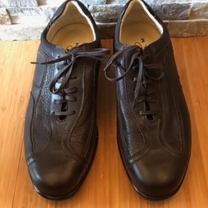 LBN Neil M Wynne Oxfords